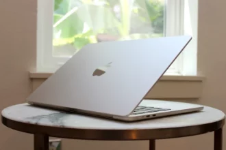 MacBook Air (13-in, 2017)